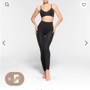 Skims Sculpting leggings